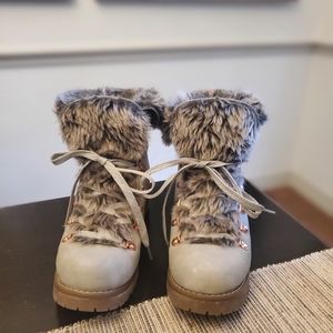 Lugz Women's Adore Fur Lace-Up Boot - Size 9 - EUC/NWOT